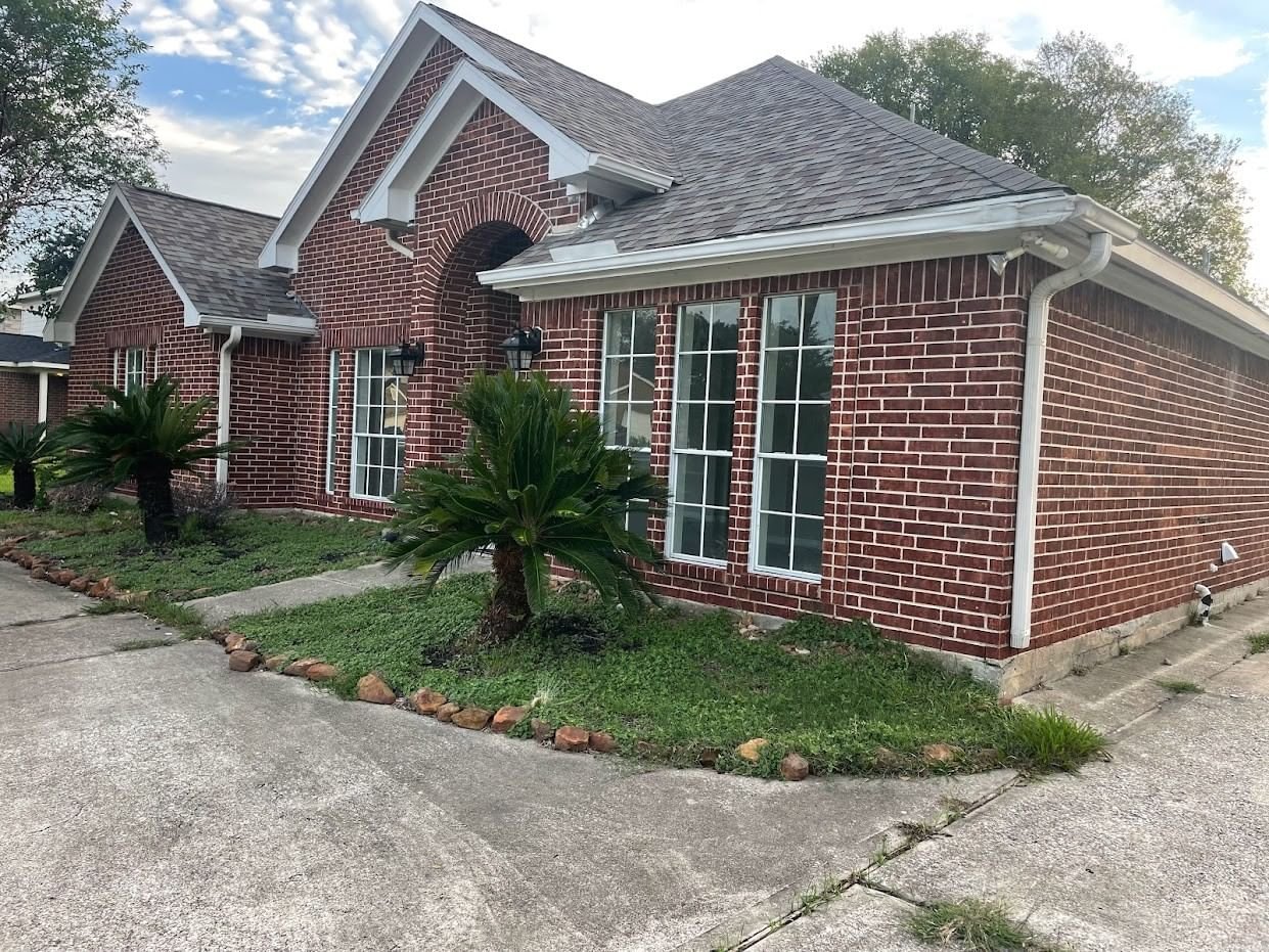 Real estate property located at 1106 Somercotes, Harris, Sterling Green South Sec 02 Re, Channelview, TX, US