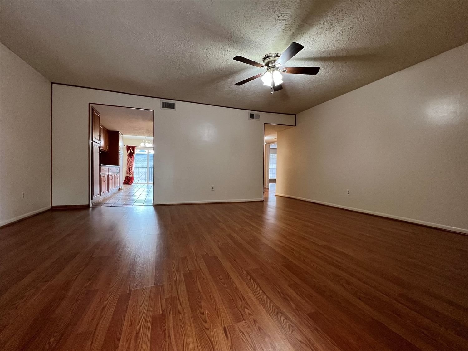 Real estate property located at 12633 Memorial #136, Harris, Pines Condo, Houston, TX, US