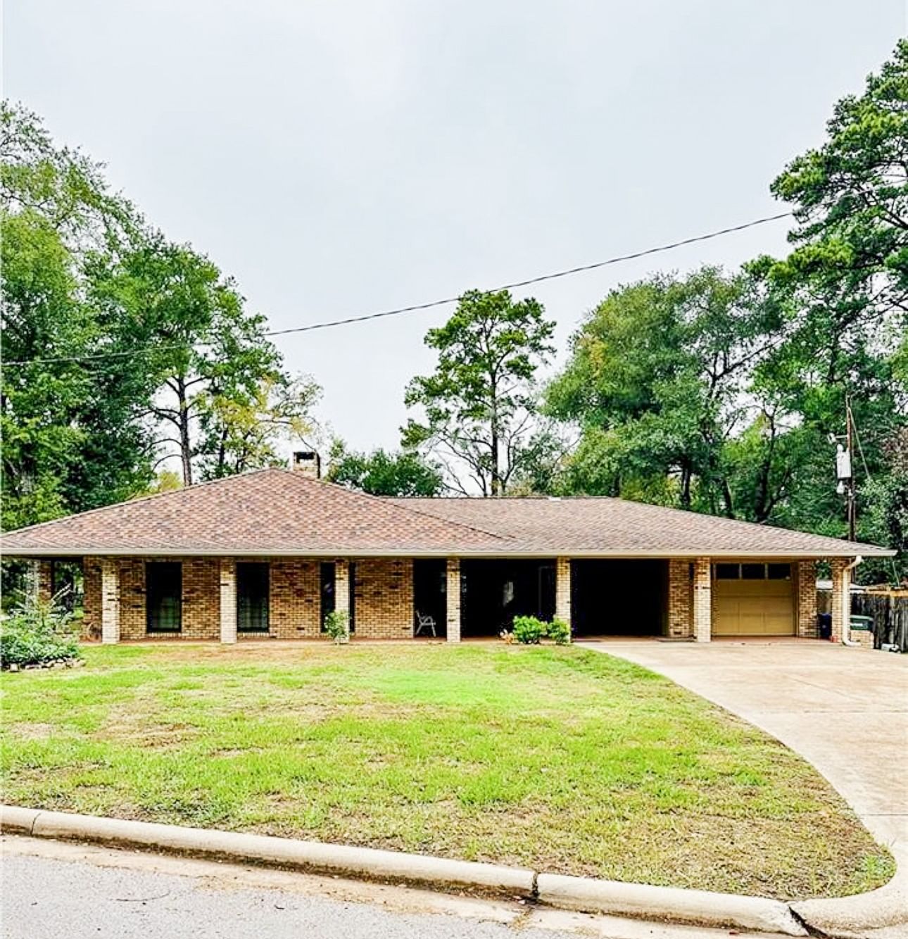 Real estate property located at 231 Hickory, Walker, Forest Hills - Sec 3 Reserved, Huntsville, TX, US