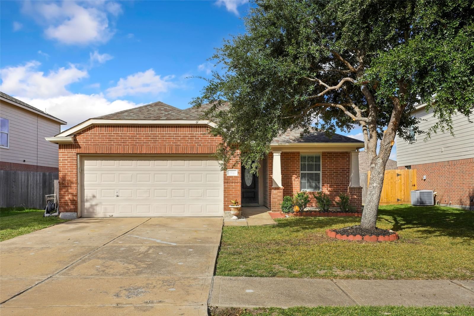 Real estate property located at 17918 Coldale Glen, Fort Bend, Twin Oaks Village, Richmond, TX, US