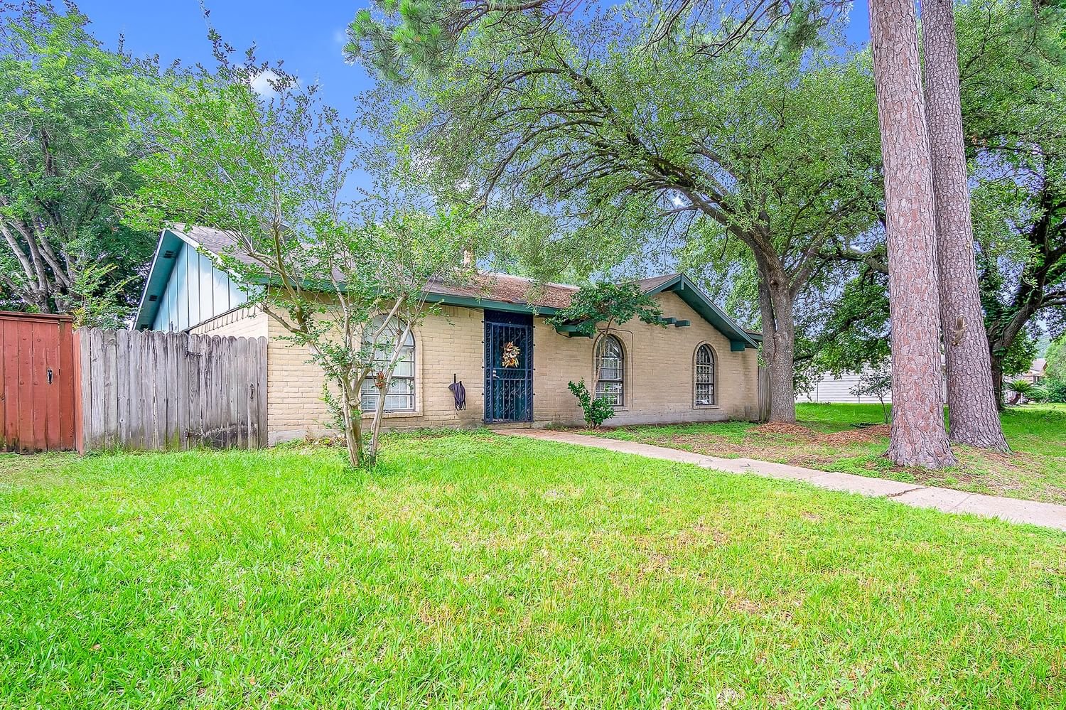 Real estate property located at 14106 Meyersville, Harris, Pine Trails Sec 02, Houston, TX, US