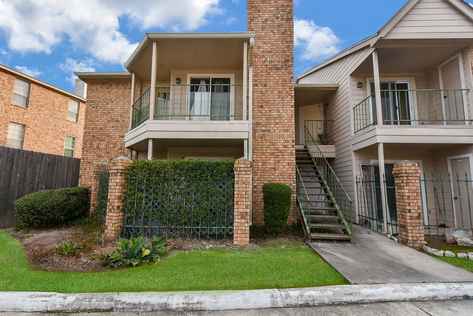 Real estate property located at 3770 Lovers Wood #605, Harris, Raveneaux Forest Condo, Houston, TX, US