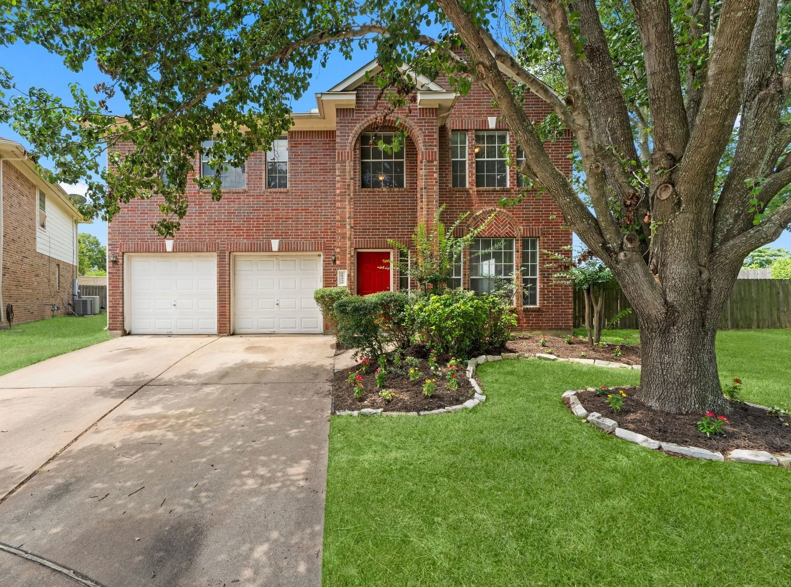 Real estate property located at 18439 Cobblestone, Harris, Cypress Mill Sec 02, Cypress, TX, US