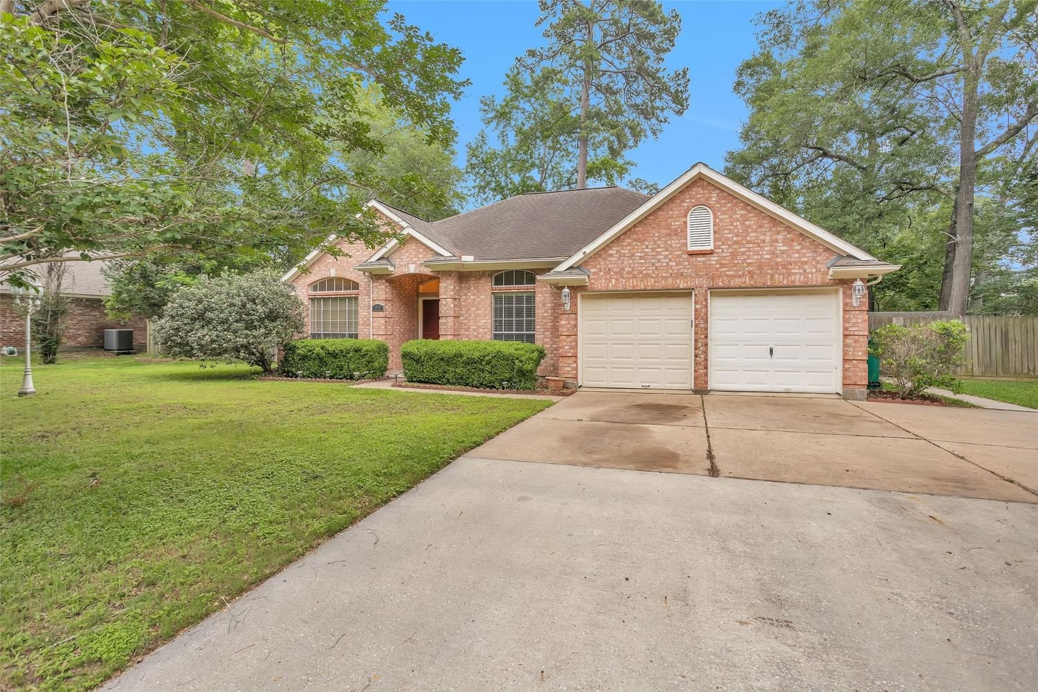Real estate property located at 915 Sgt Ed Holcomb, Montgomery, Rivershire 02, Conroe, TX, US