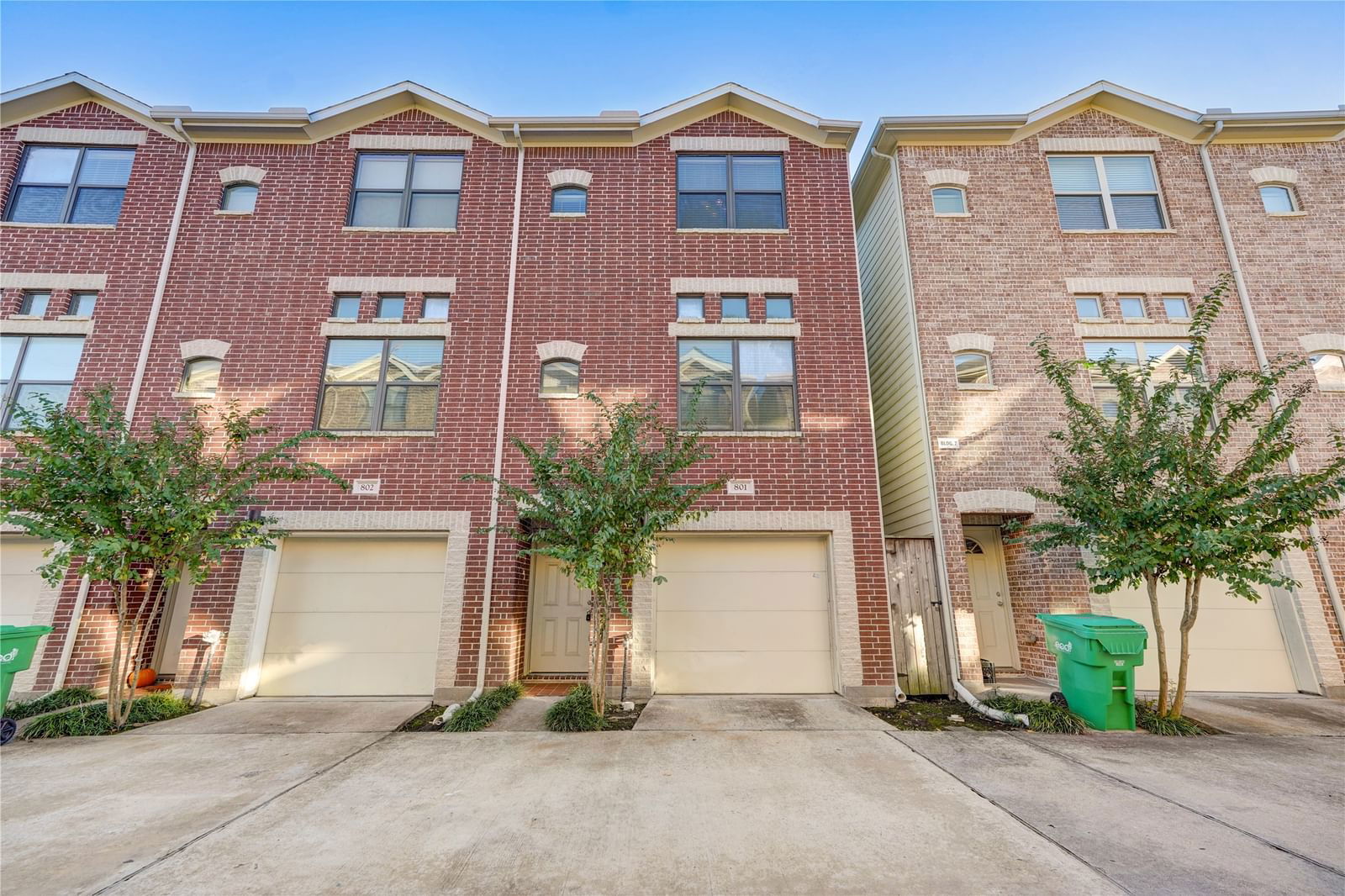 Real estate property located at 2710 Hullsmith #801, Harris, Contemporary Westheimer Twnhse, Houston, TX, US