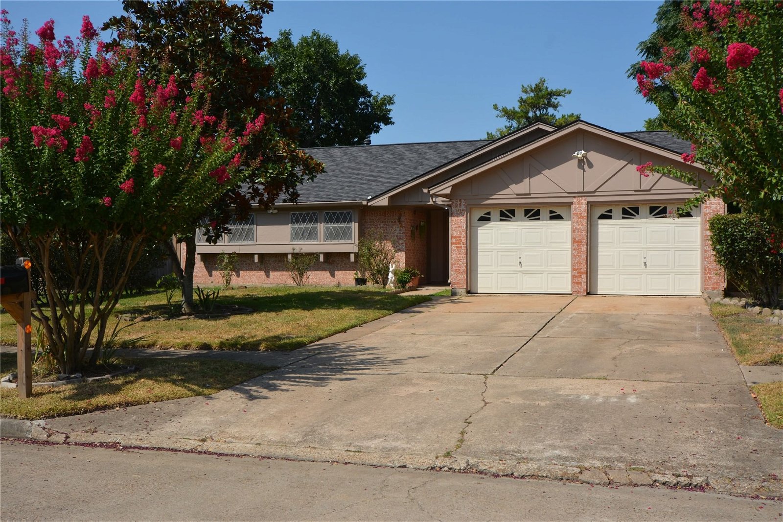 Real estate property located at 16323 Autumn Wind, Harris, Houston, TX, US