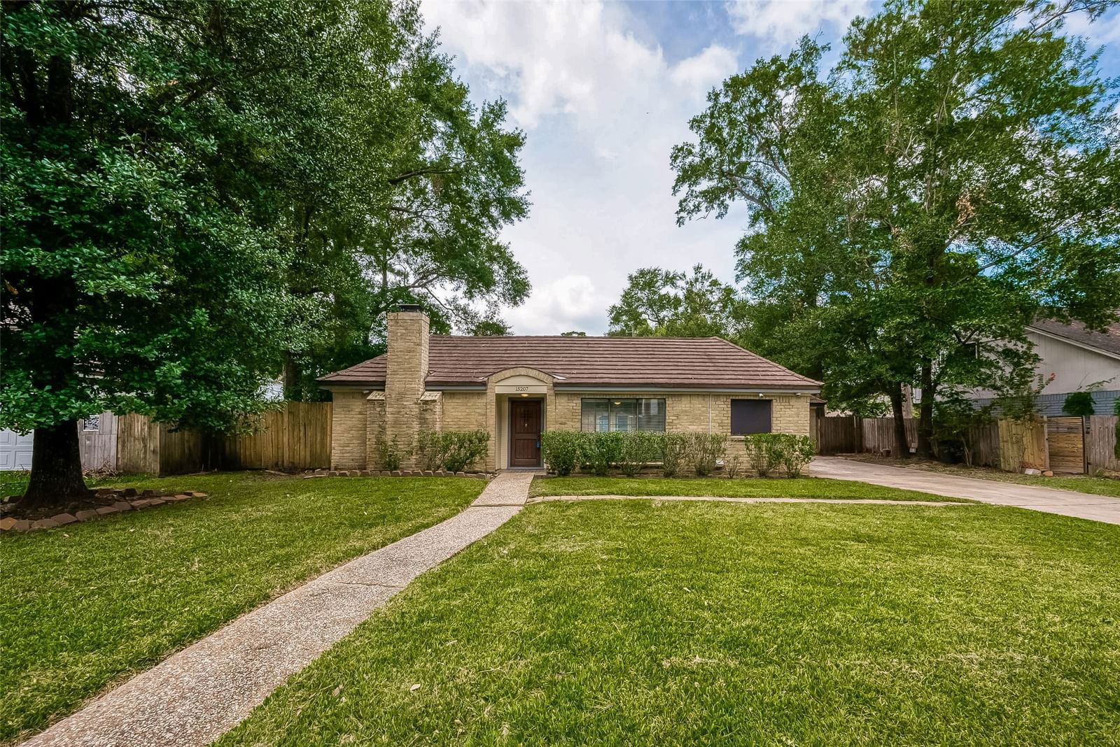 Real estate property located at 15207 Highsprings, Harris, Oak Creek Village Sec 03, Houston, TX, US