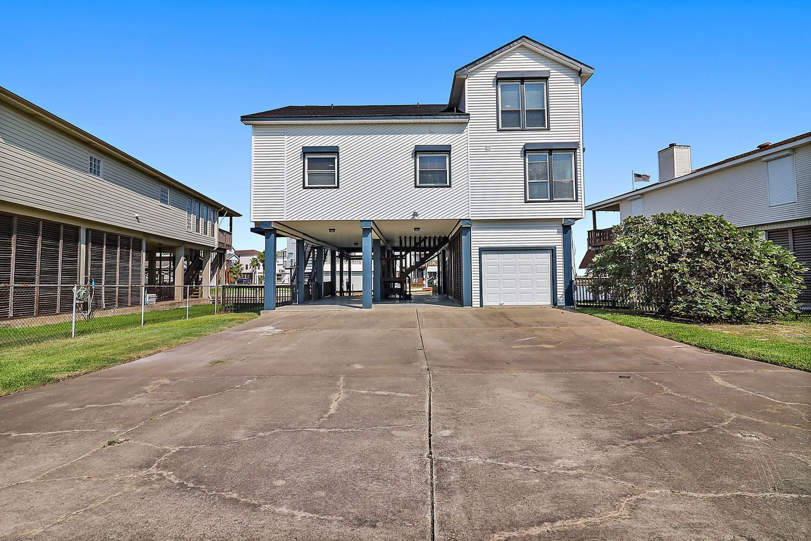 Real estate property located at 334 Admiral, Galveston, Tiki Yacht Club Colony, Tiki Island, TX, US