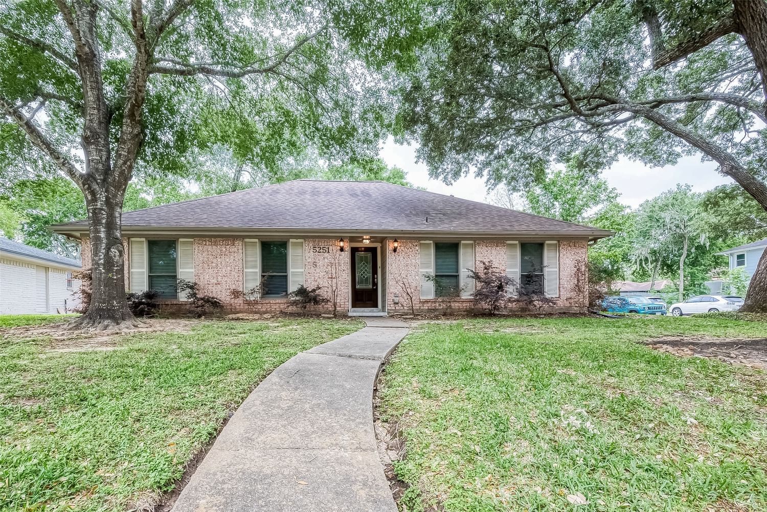 Real estate property located at 5251 Whittier Oaks, Harris, Wedgewood Village Sec 08 U/R, Friendswood, TX, US