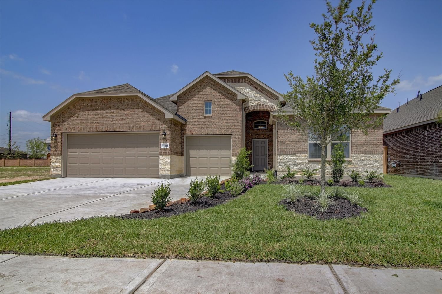 Real estate property located at 10631 Amador Peak, Brazoria, Rosharon, TX, US