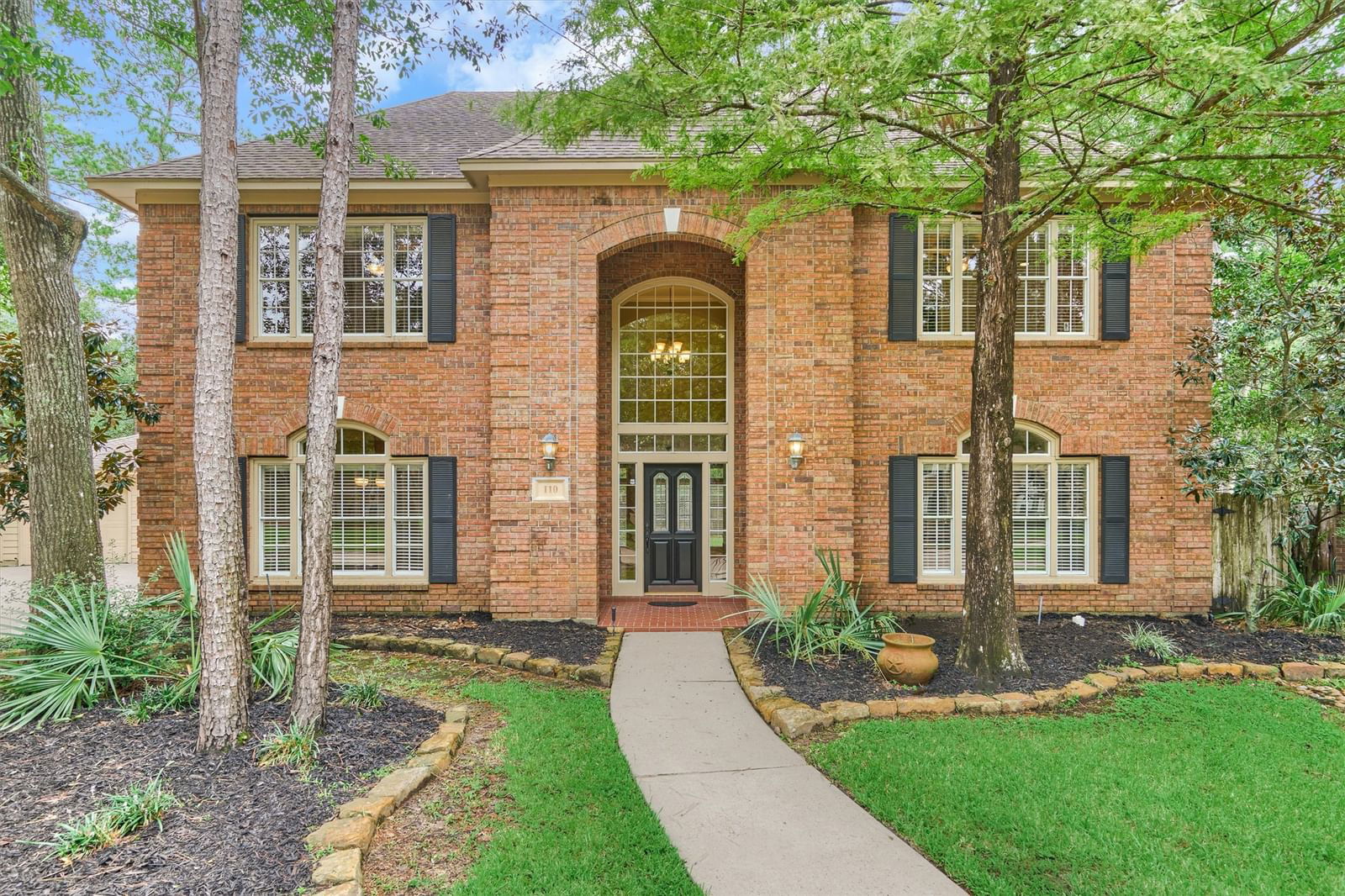 Real estate property located at 110 Winding Creek, Montgomery, THE WOODLANDS VILLAGE COCHRAN'S CROSSING, The Woodlands, TX, US