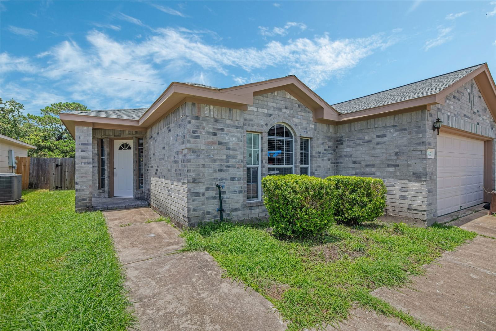 Real estate property located at 3927 Cary Creek, Harris, Cary Crk Estates, Baytown, TX, US