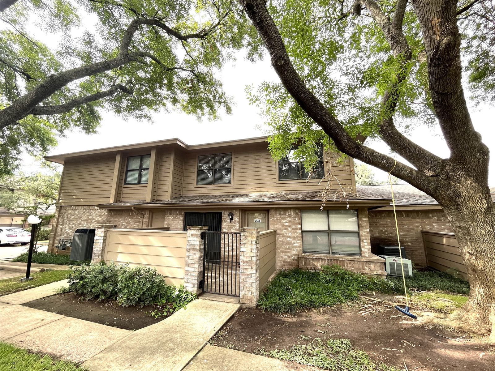 Real estate property located at 2711 Grants Lake #203, Fort Bend, Grants Lake Condo, Sugar Land, TX, US