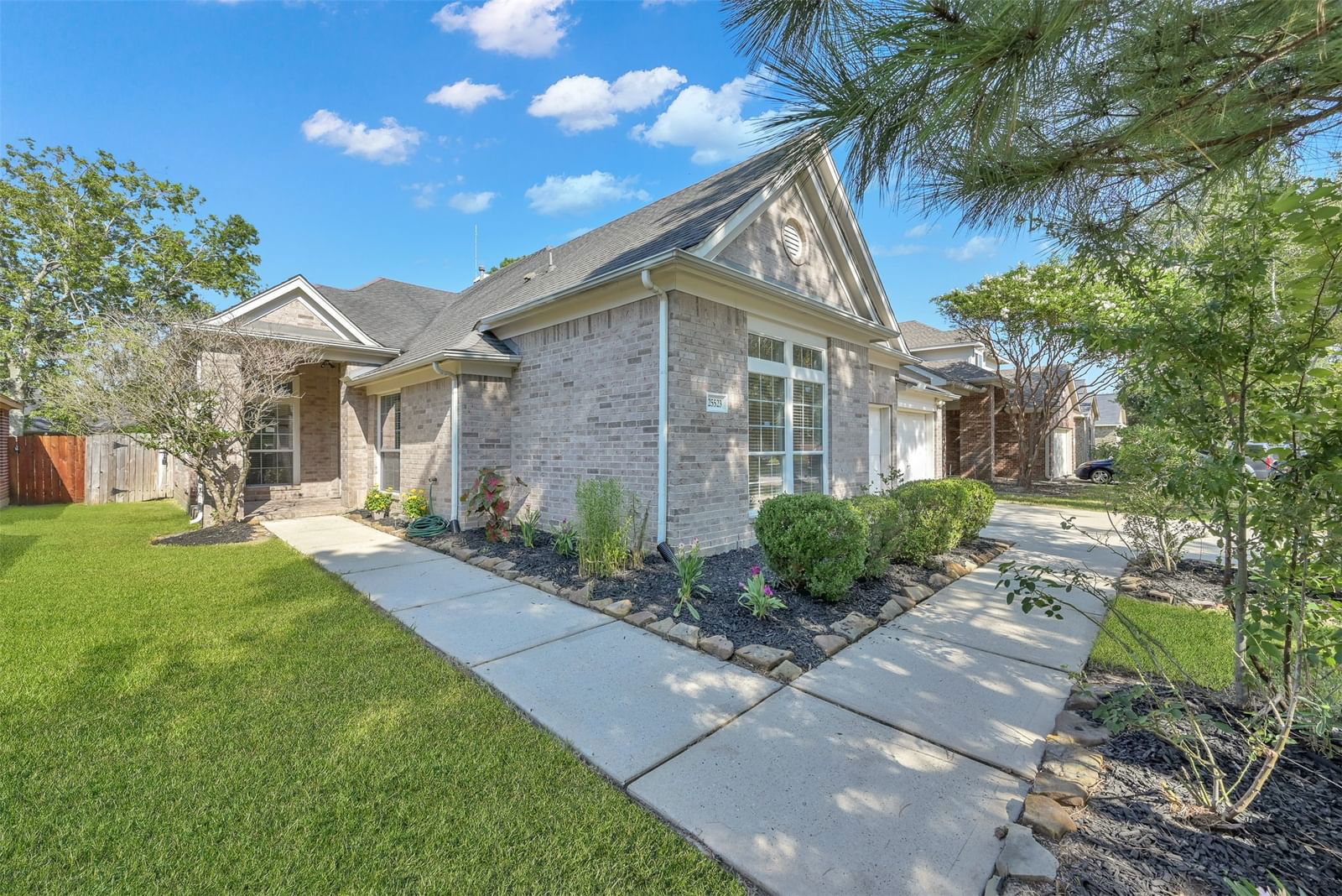 Real estate property located at 25523 Forest Springs, Harris, Spring Lakes, Spring, TX, US