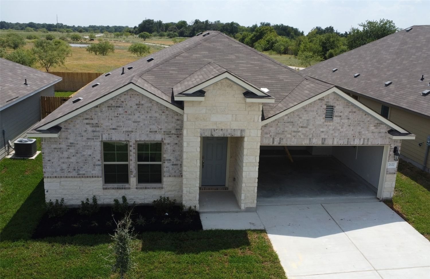 Real estate property located at 2122 Chief, Brazos, Bryan, TX, US