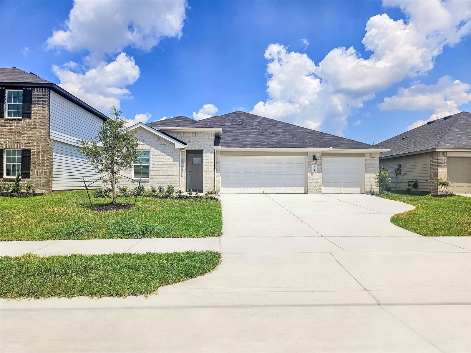 Real estate property located at 2823 Bur Landing Lane, Fort Bend, Bryan Grove, Rosenberg, TX, US