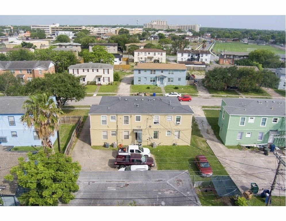 Real estate property located at 636 Robinson, Nueces, Corpus Christi, TX, US
