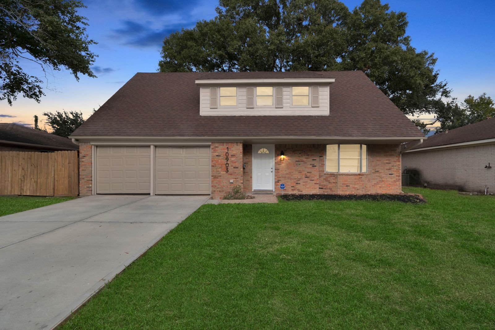 Real estate property located at 10903 Sageriver, Harris, Sagemont Sec 06, Houston, TX, US