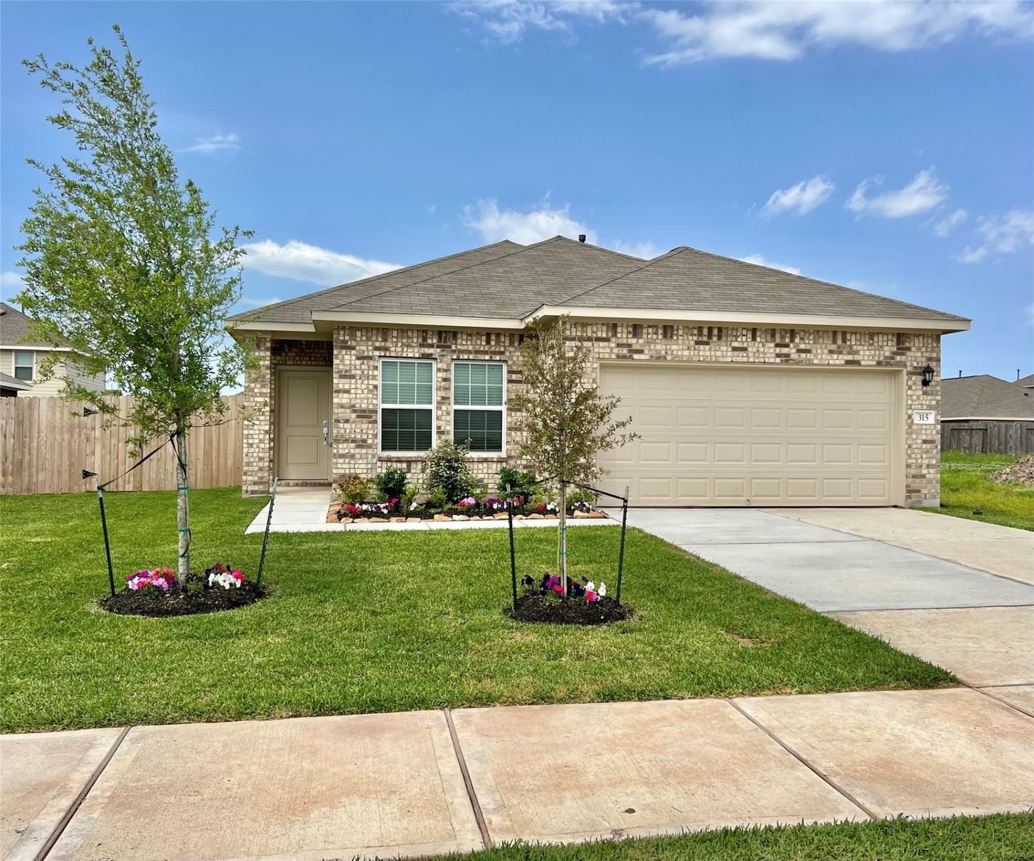 Real estate property located at 315 Bennett, Brazoria, Riverwood Ranch SD, Angleton, TX, US