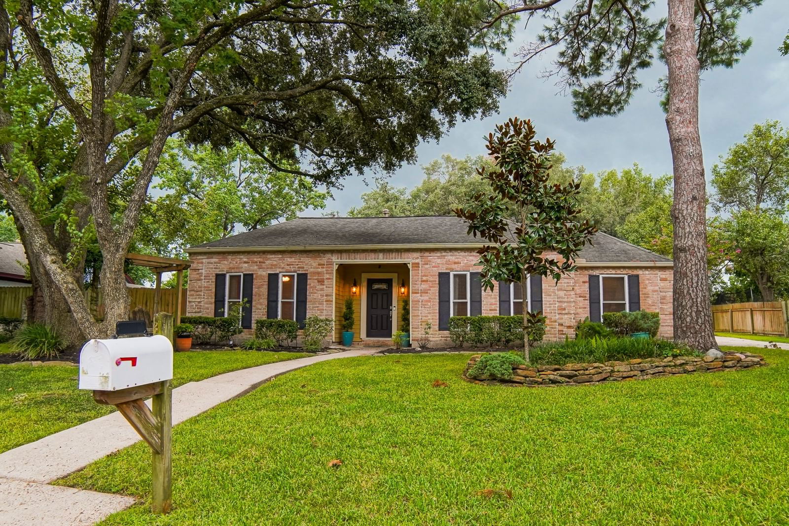 Real estate property located at 8207 Wimbledon, Harris, Prestonwood Forest, Houston, TX, US