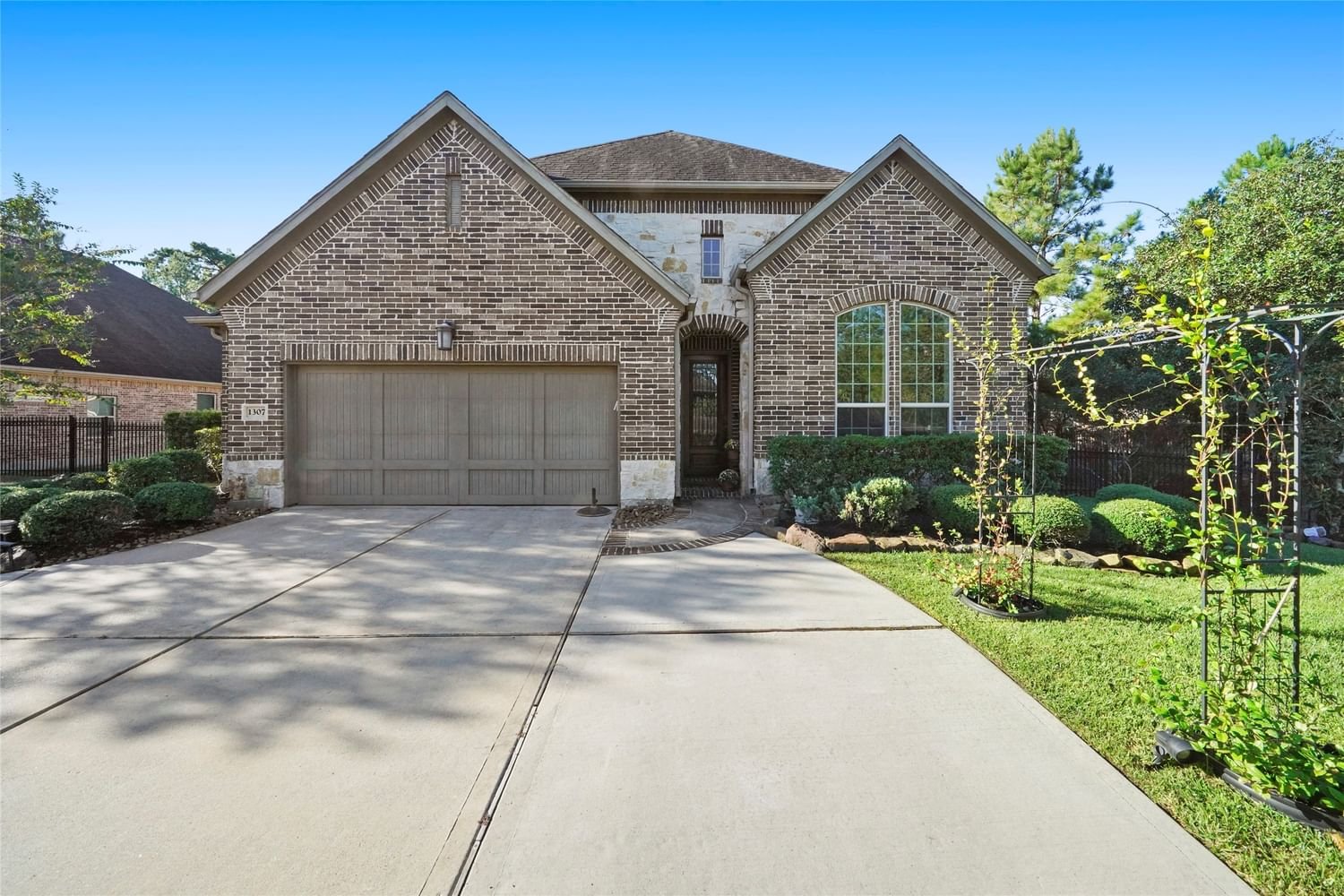 Real estate property located at 1307 Buckingham, Harris, Barrington, Kingwood, TX, US