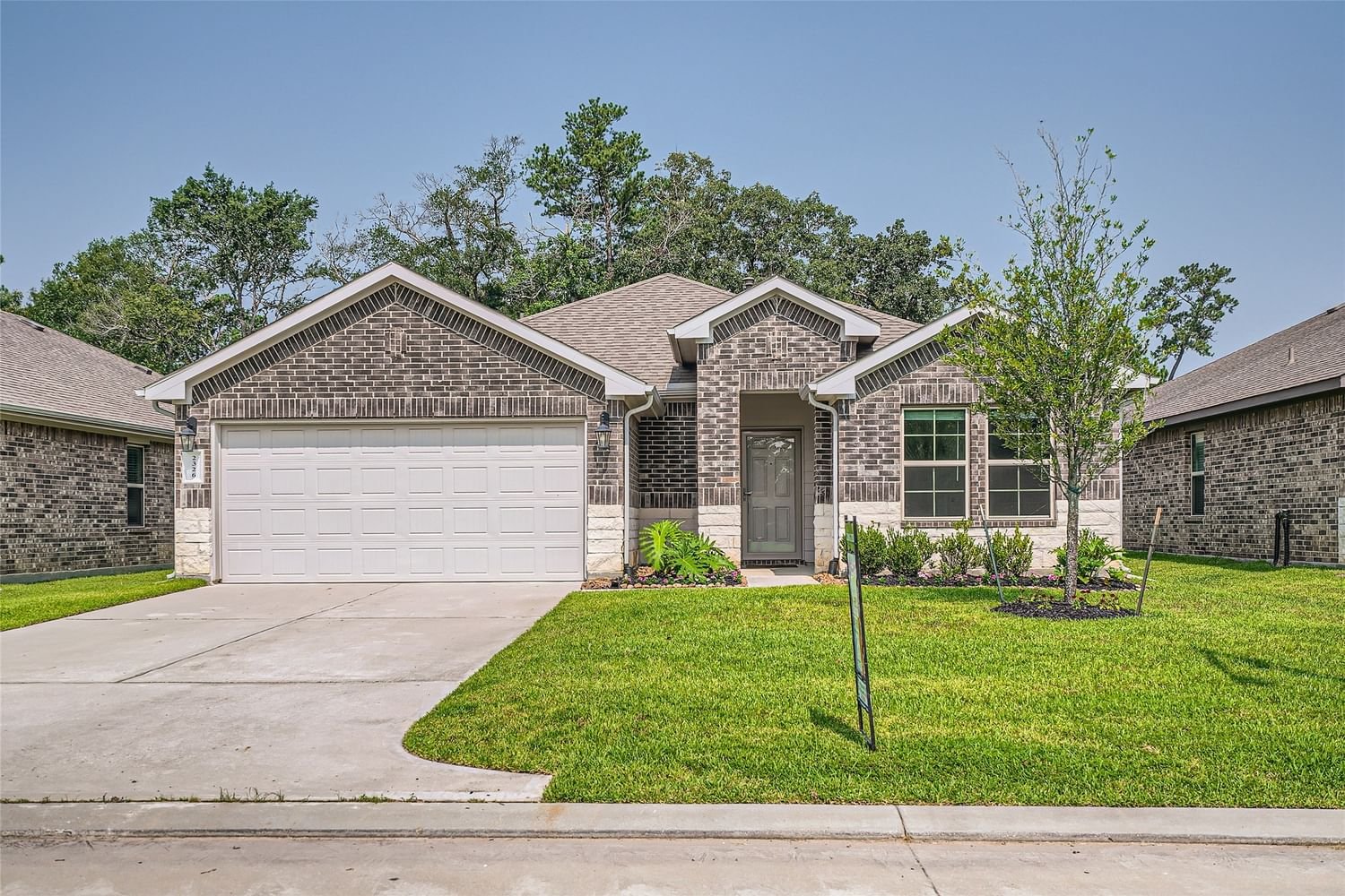 Real estate property located at 2326 Strong Horse, Montgomery, Barton Woods 03, Conroe, TX, US