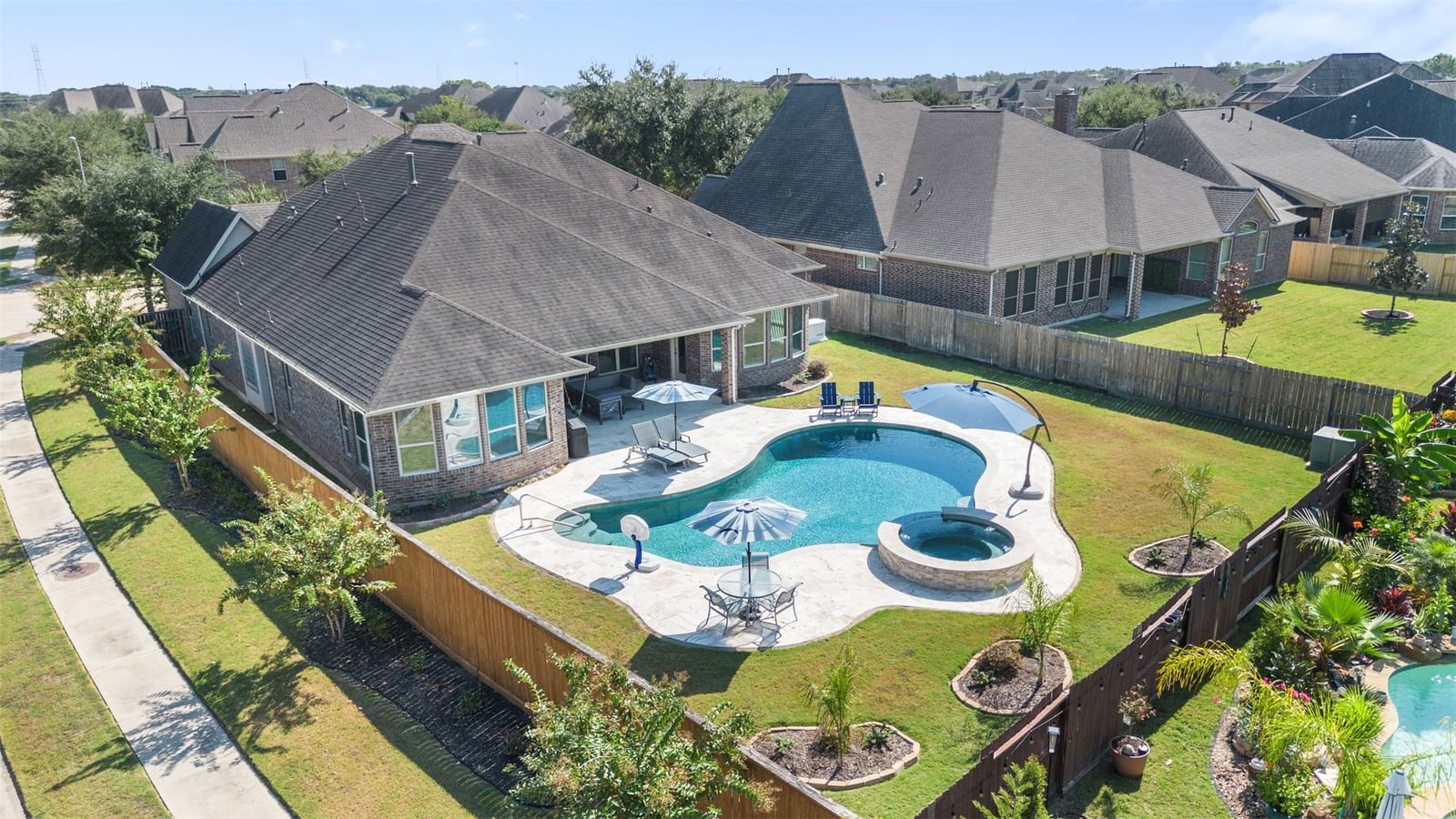 Real estate property located at 11519 Domina, Fort Bend, Lakes Of Bella Terra Sec 15, Richmond, TX, US