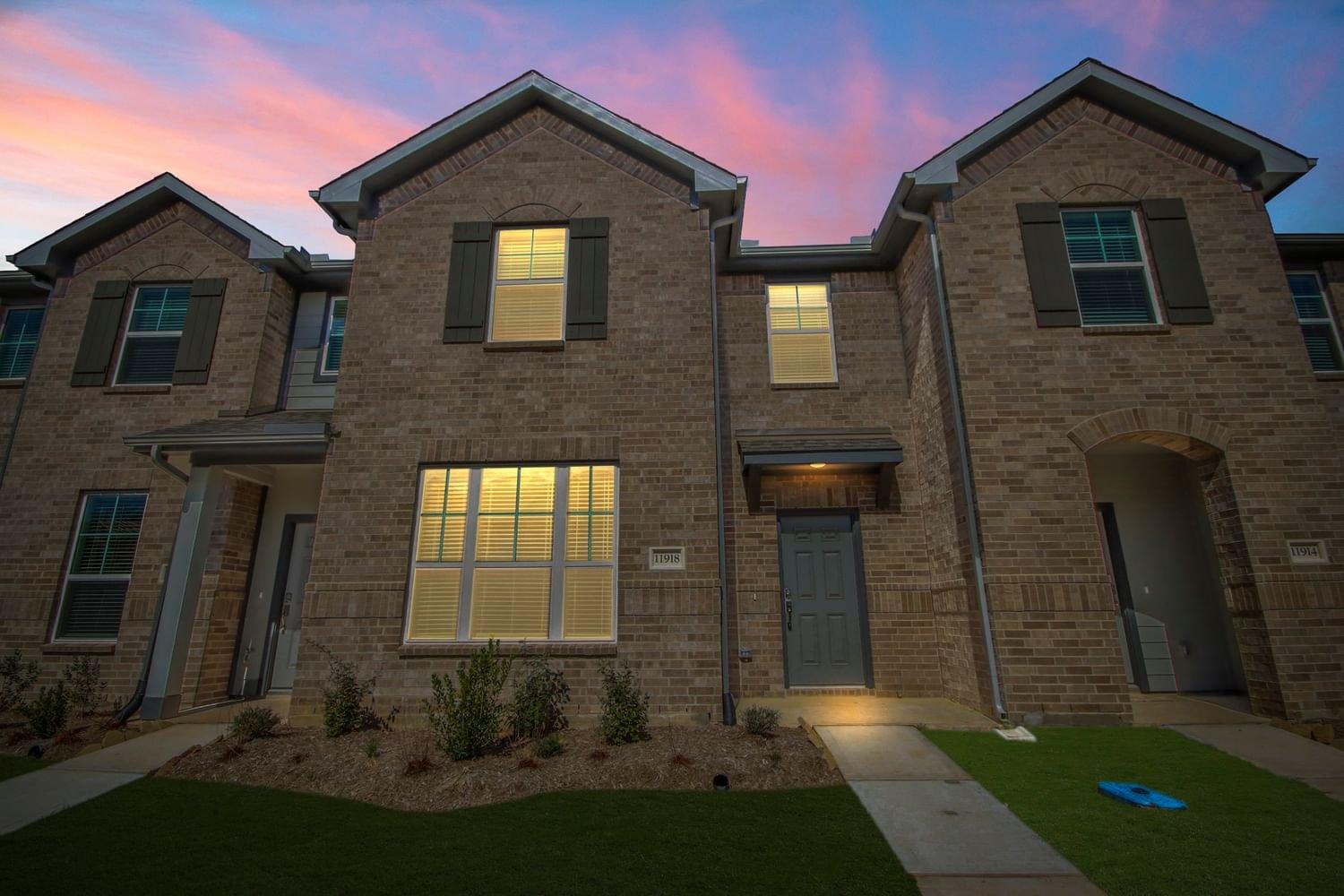 Real estate property located at 11918 Amber Oak Way, Harris, Seven Oaks Townhomes, Tomball, TX, US