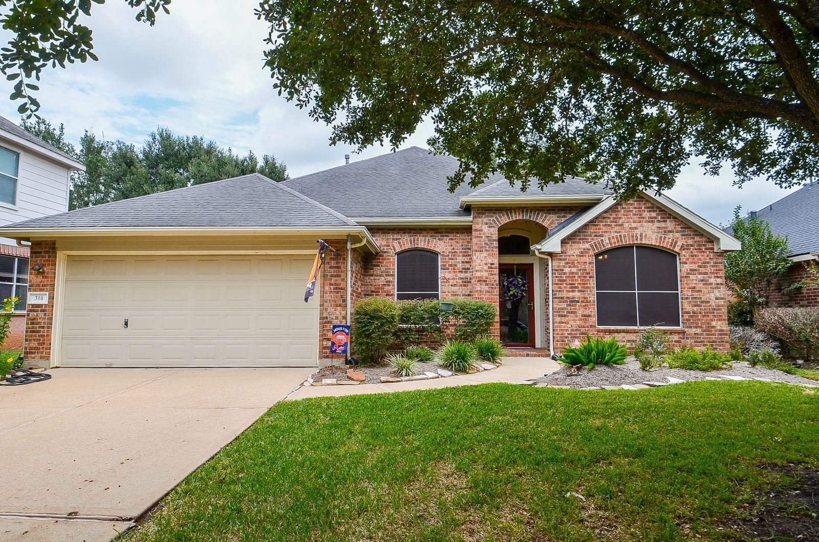 Real estate property located at 310 Riverway Bluff, Fort Bend, Rivers Edge, Richmond, TX, US