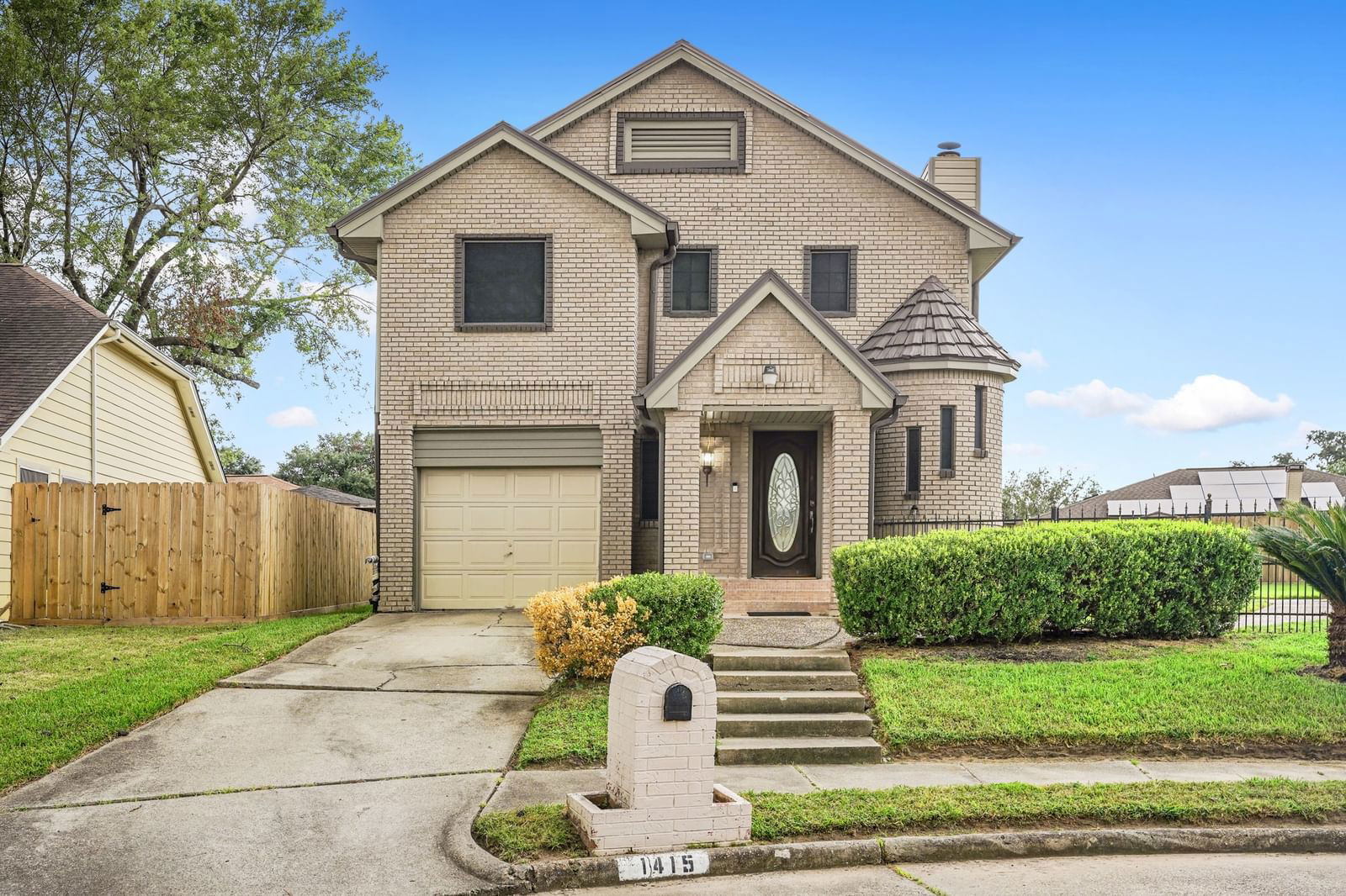 Real estate property located at 1415 Sterling Green, Harris, Sterling Green, Houston, TX, US