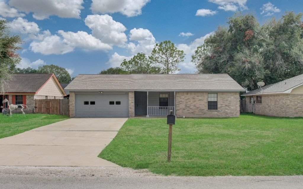 Real estate property located at 2724 Golden, Matagorda, Del Norte Sec 4, Bay City, TX, US