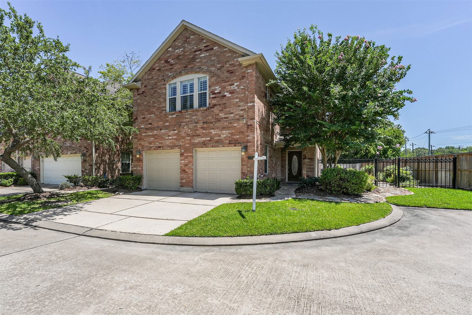 Real estate property located at 12451 Golden Thistle, Harris, Park Shadows T/H, Pasadena, TX, US