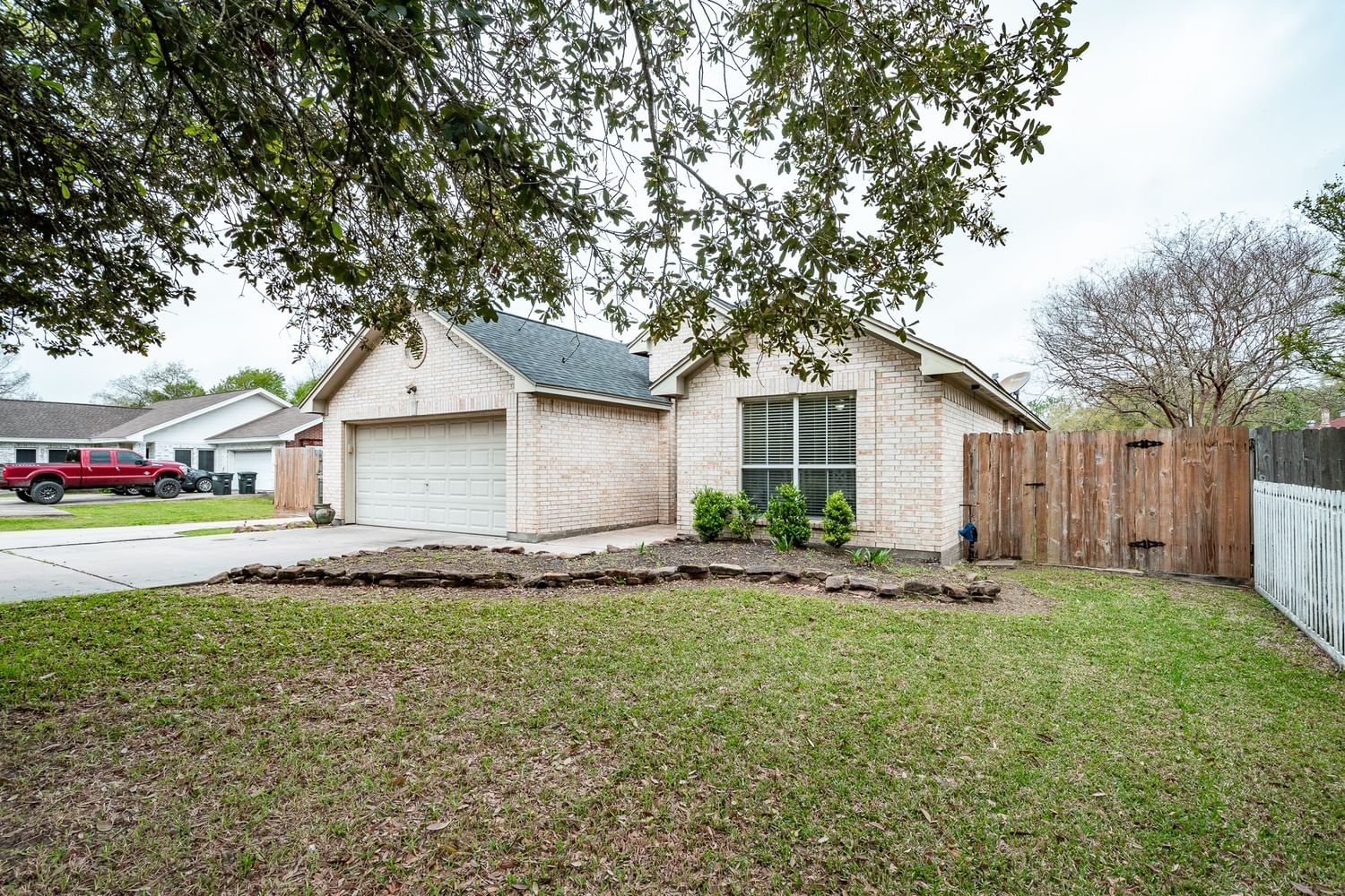 Real estate property located at 4019 Fm 565, Chambers, Old River Country Sec 03, Baytown, TX, US