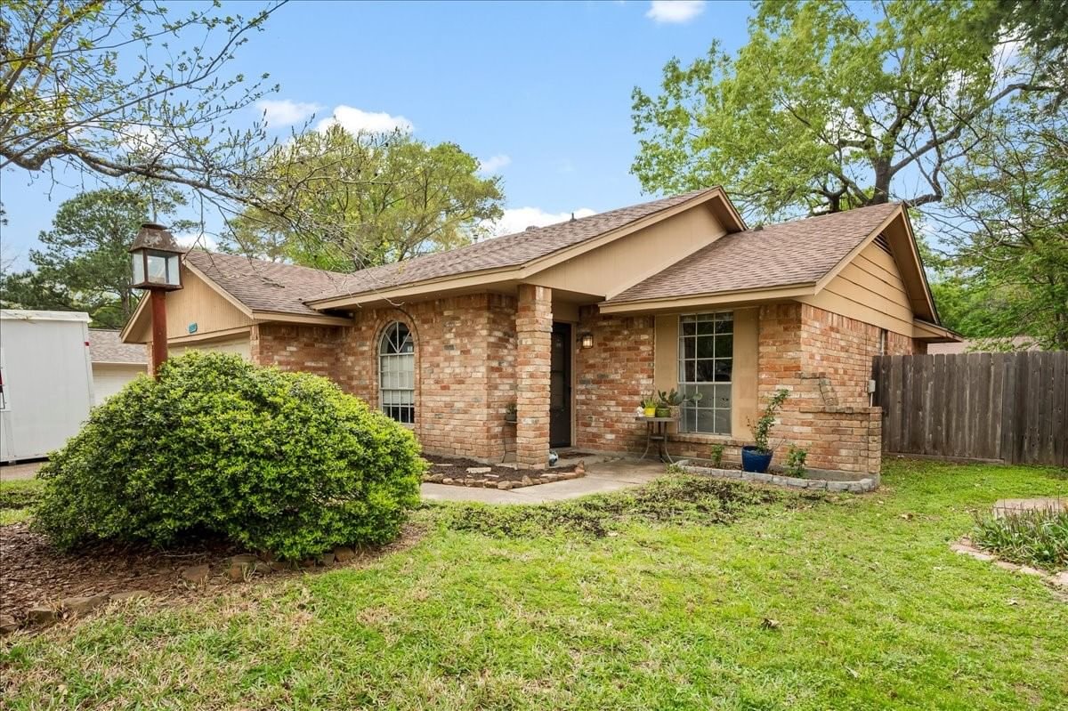 Real estate property located at 2315 Whispering Winds, Harris, Sherwood Trails Sec 01, Kingwood, TX, US