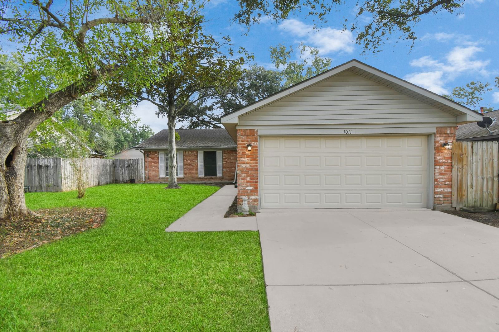 Real estate property located at 1011 Western Hills, Harris, Silverstone Sec 01, Katy, TX, US