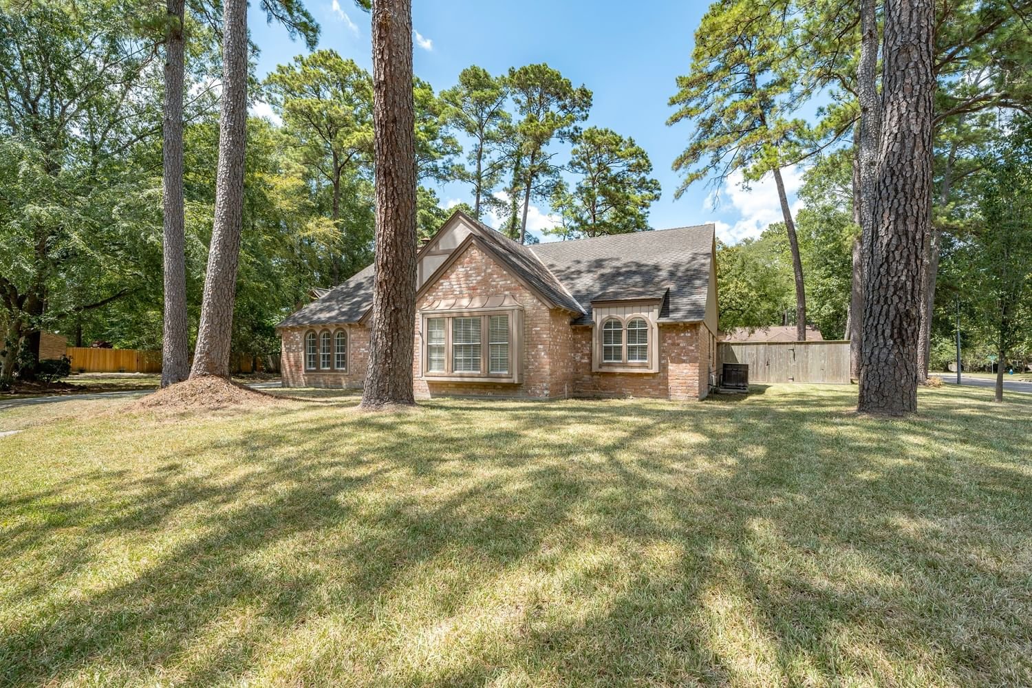 Real estate property located at 1907 Southern Pines, Harris, Kingwood, TX, US