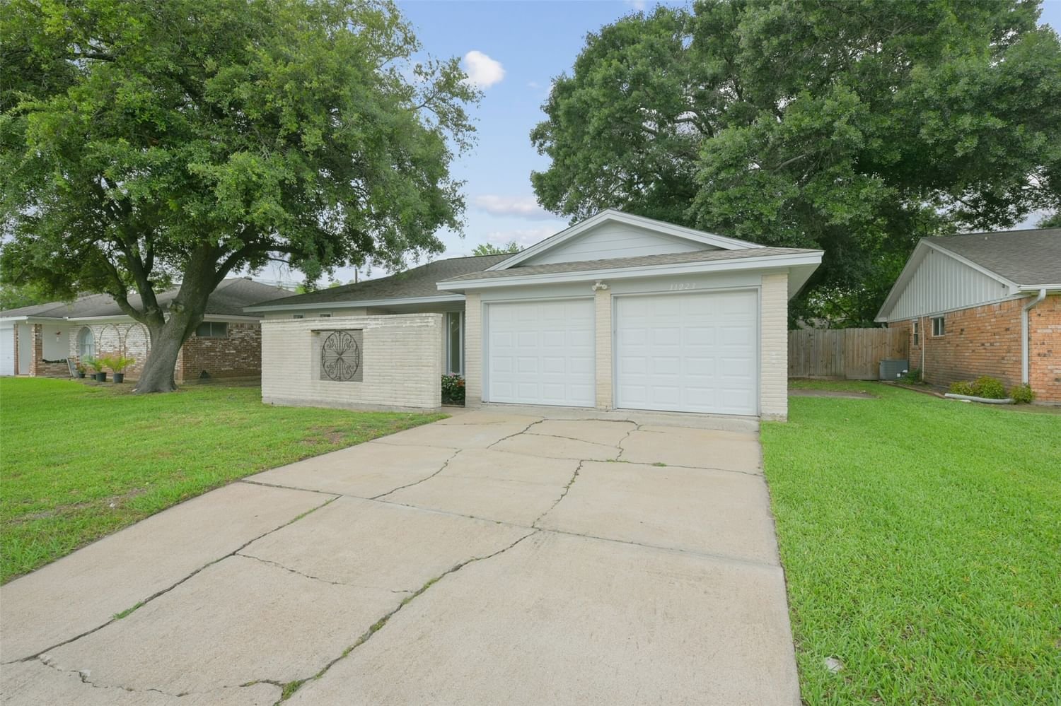 Real estate property located at 11223 Sageland, Harris, Sagemont Sec 02, Houston, TX, US