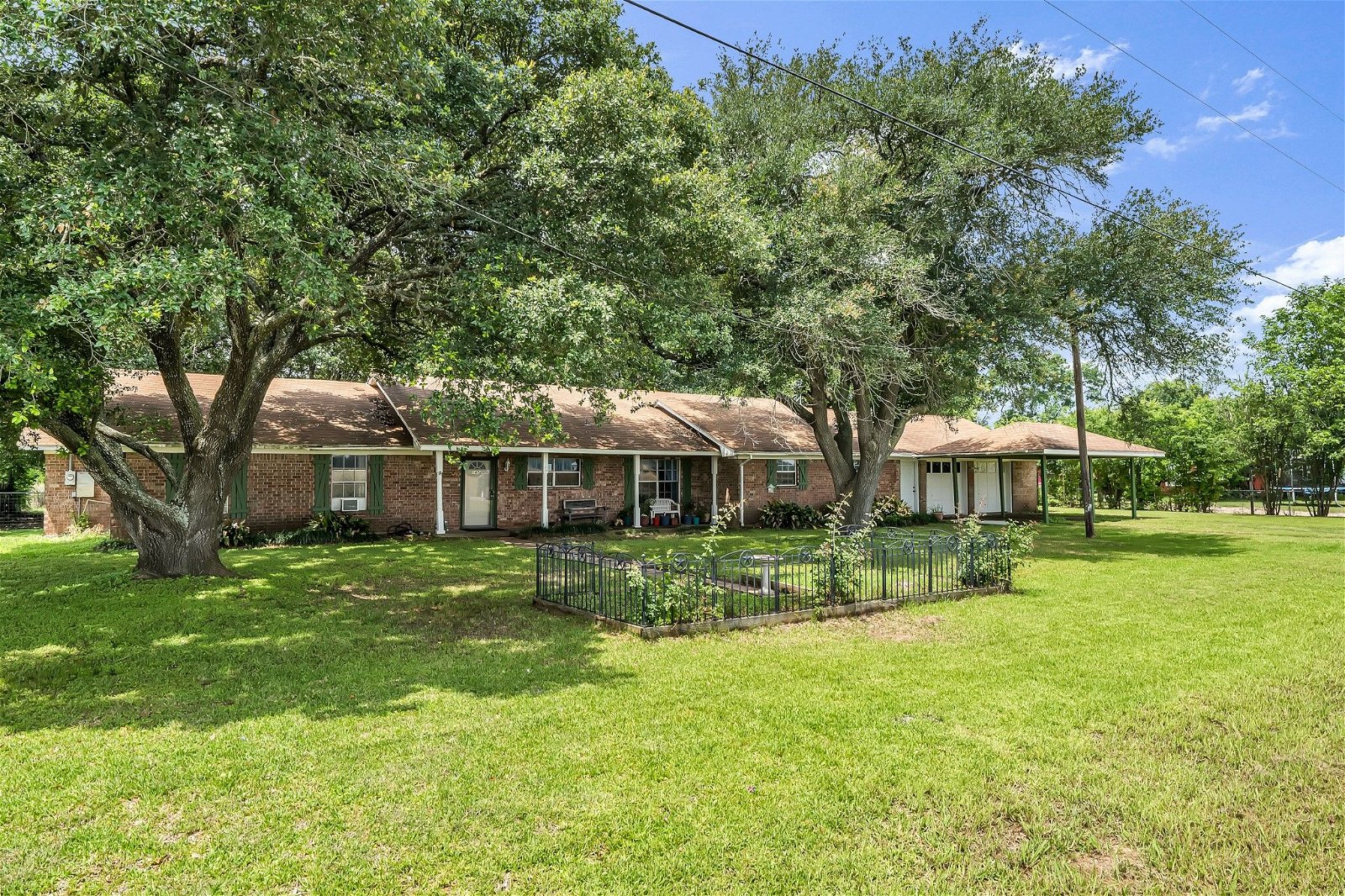 Real estate property located at 1472 County Road 268, Burleson, Snook, TX, US