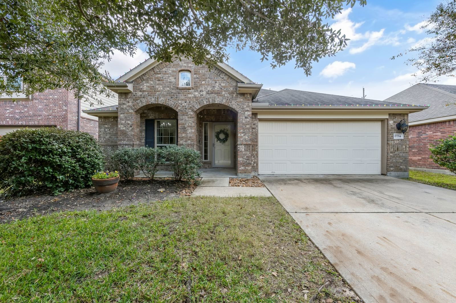 Real estate property located at 17714 Dappled Walk, Harris, Oakcrest North, Cypress, TX, US