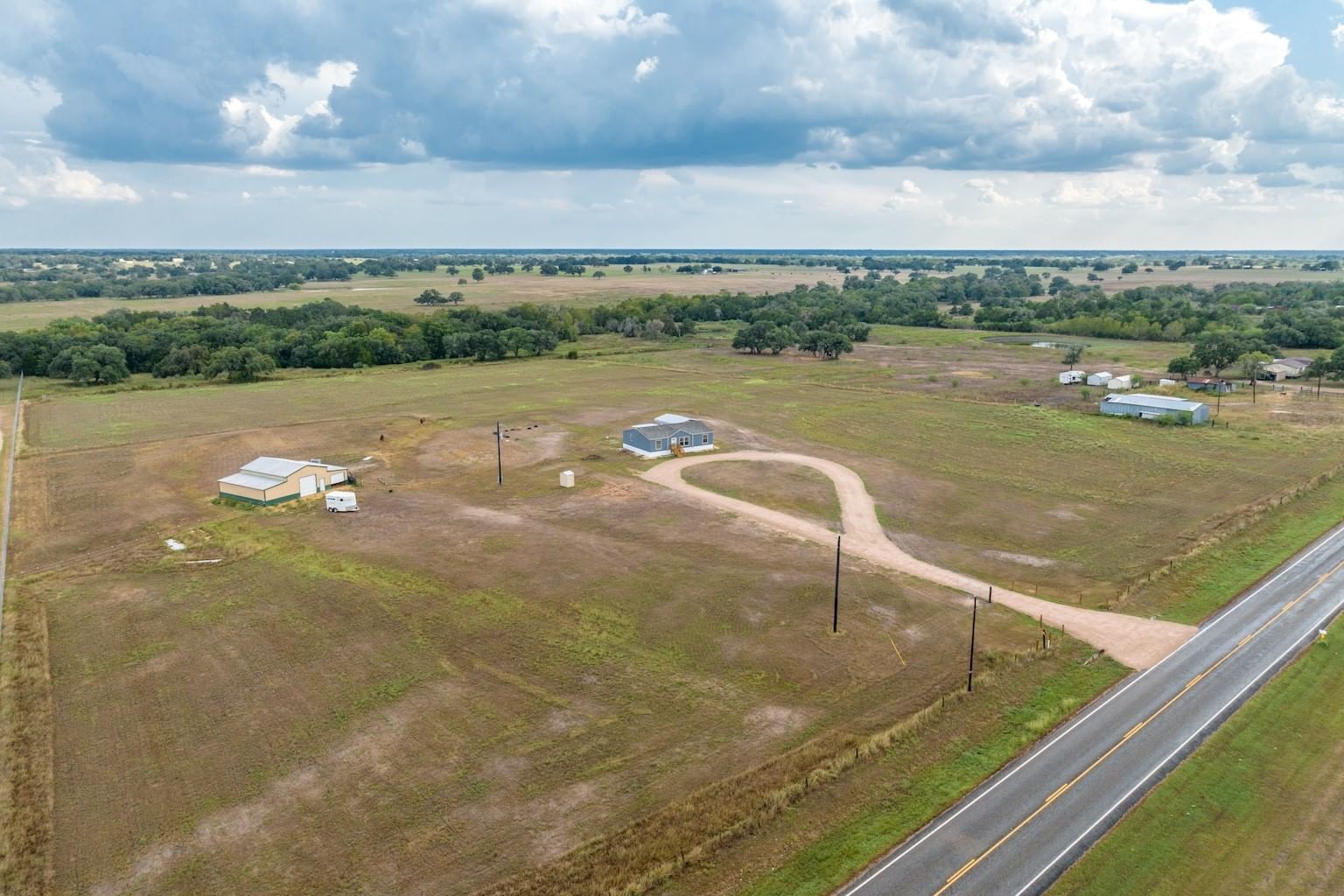 Real estate property located at 2733 FM 318, Lavaca, N/A, Yoakum, TX, US