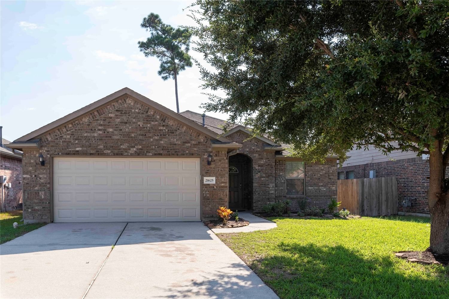 Real estate property located at 21625 Hackamore, Montgomery, Porter, TX, US