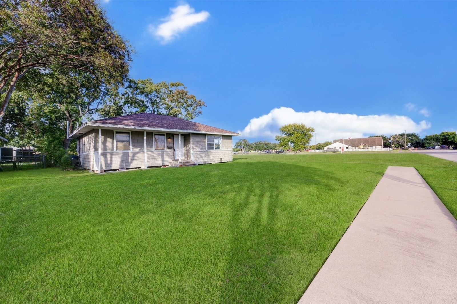 Real estate property located at 612 13TH AVENUE, Galveston, TEXAS CITY, Texas City, TX, US
