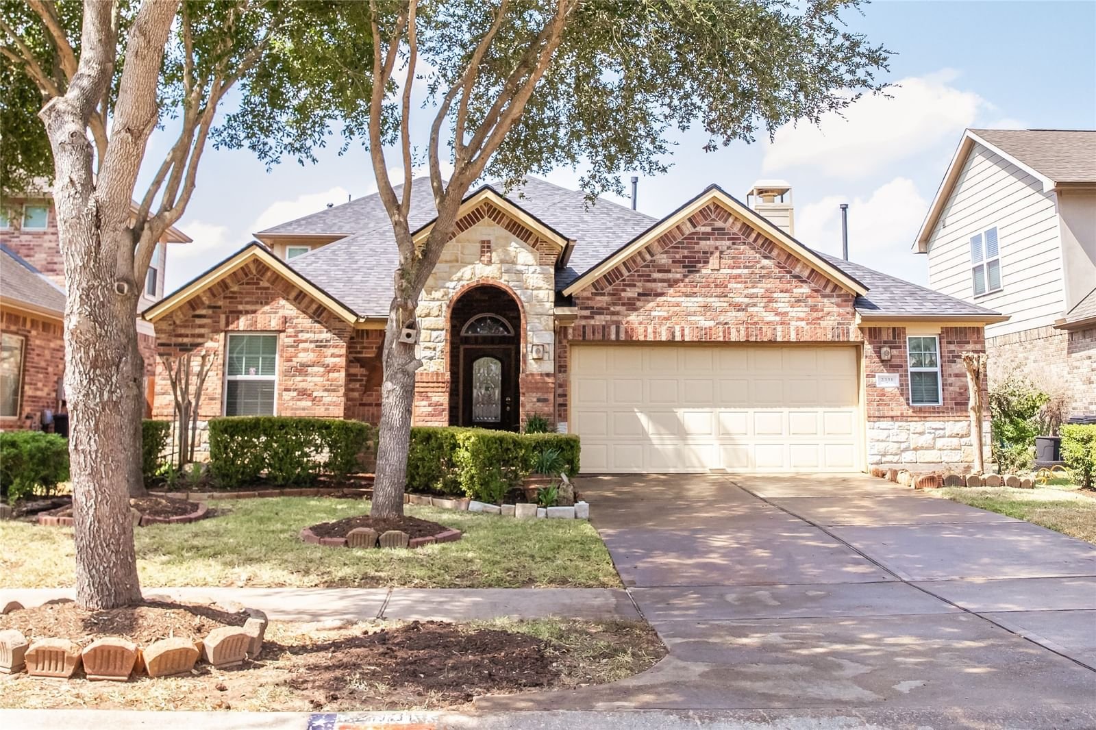 Real estate property located at 2331 Crescent Water, Fort Bend, Kingdom Heights Sec 1, Rosenberg, TX, US
