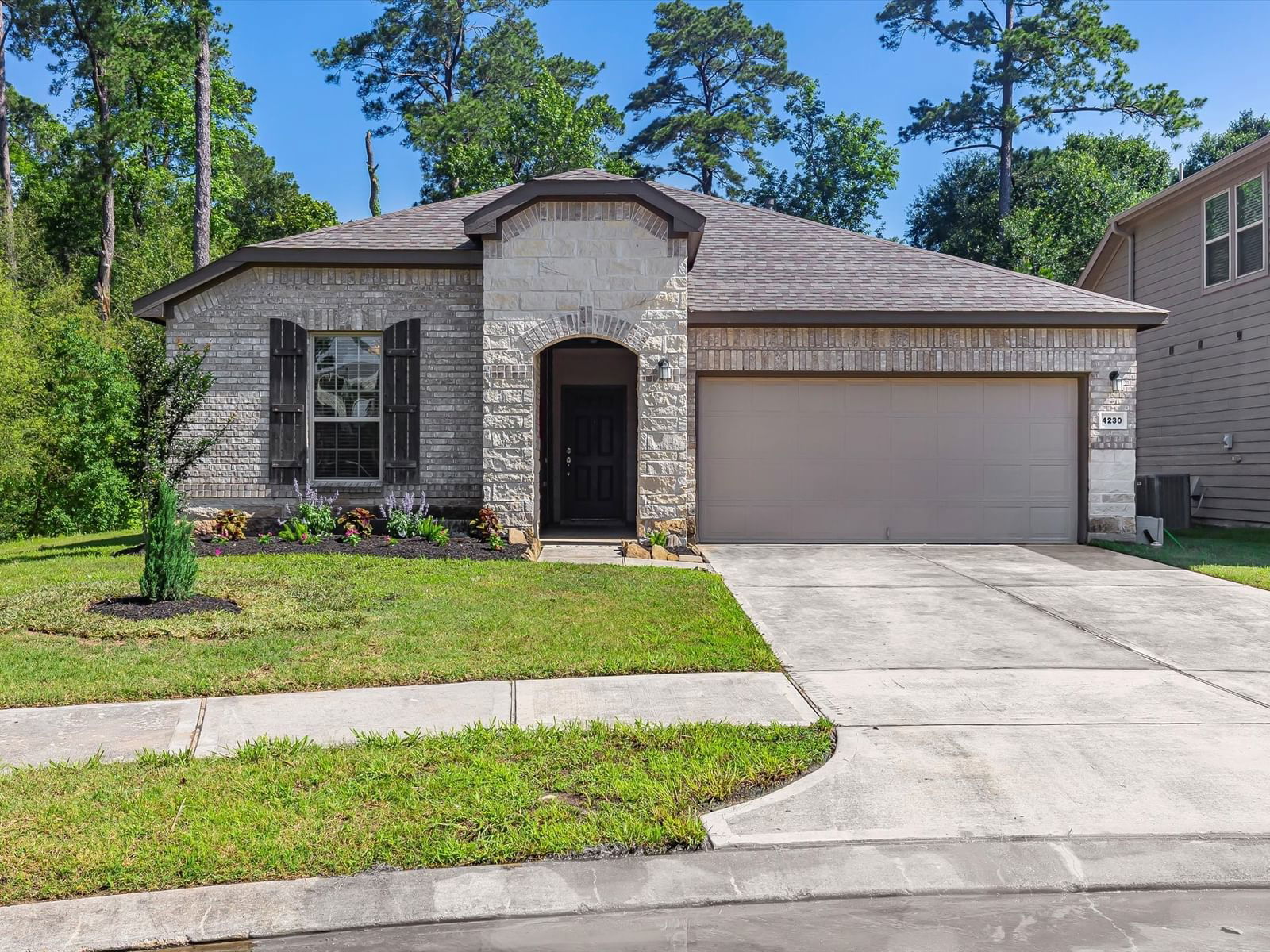 Real estate property located at 4230 Roaring Timber, Montgomery, The Woods Of Conroe 01, Conroe, TX, US