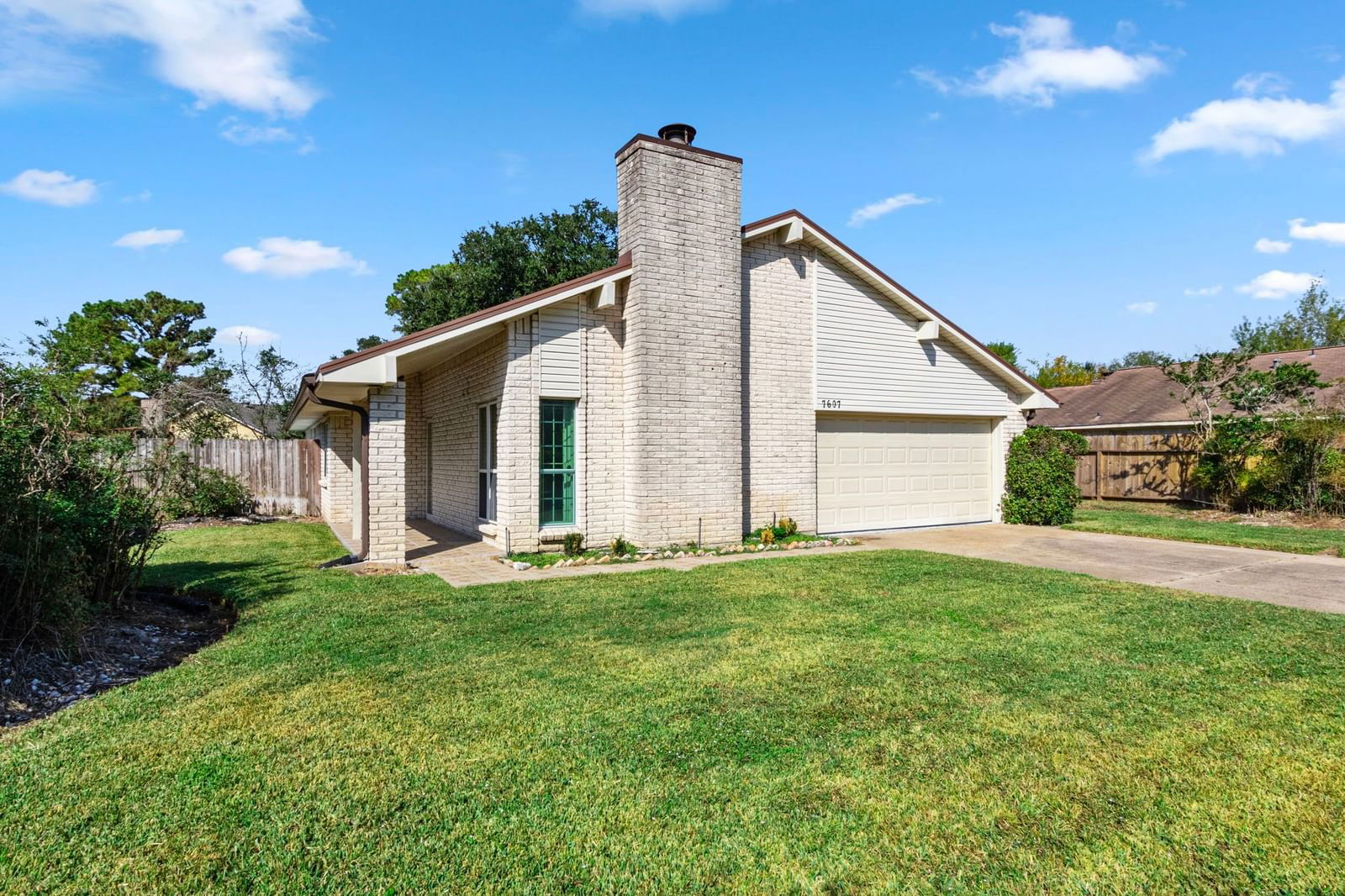 Real estate property located at 7607 Ashmole, Harris, Inwood Pines Sec 03, Houston, TX, US