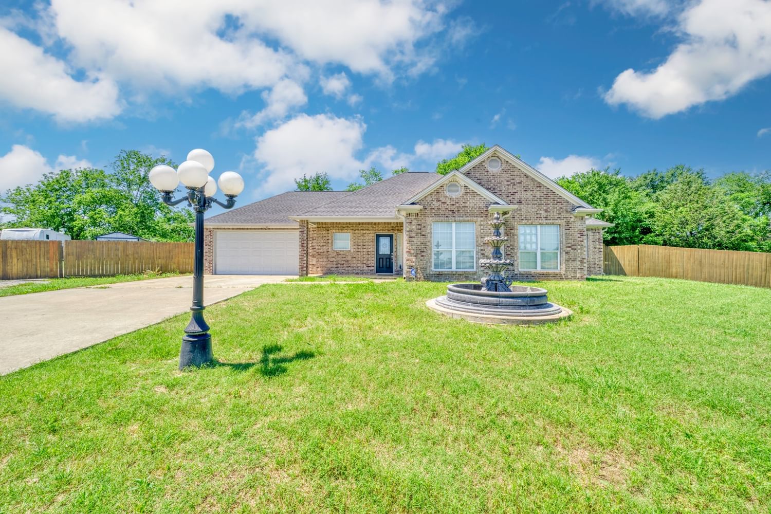 Real estate property located at 612 Olde Oaks, Madison, Olde Oaks Estates, Madisonville, TX, US