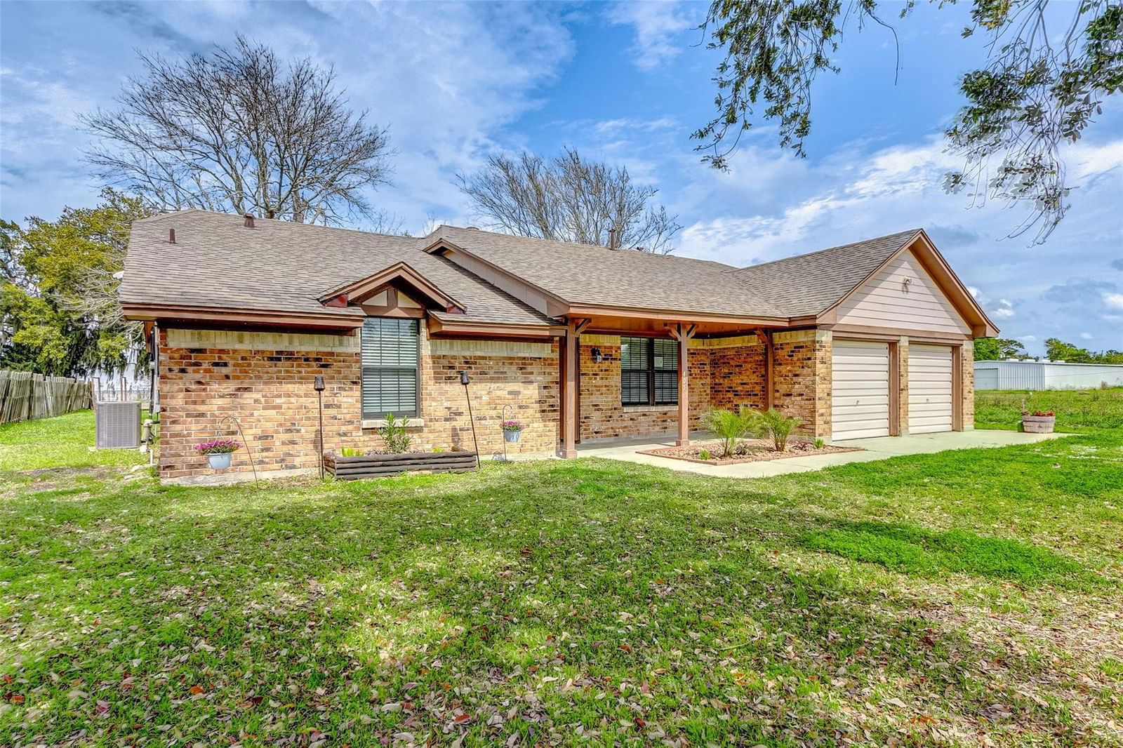 Real estate property located at 405 Main, Chambers, Original Anahuac Townsite, Anahuac, TX, US