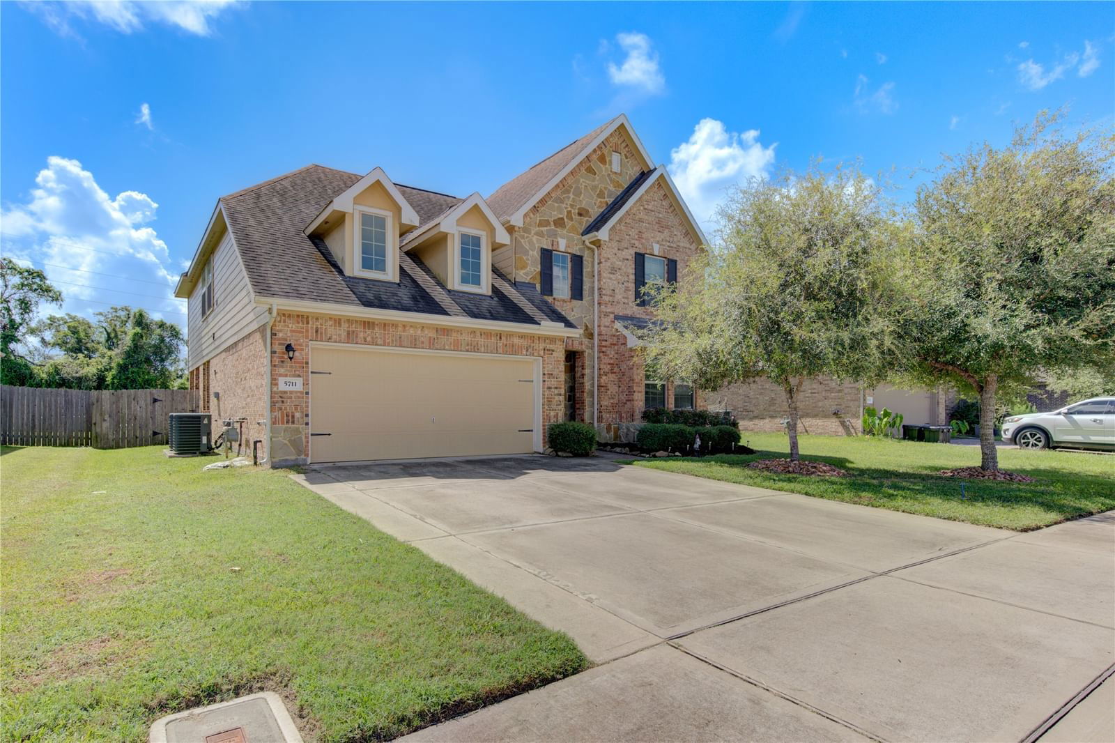 Real estate property located at 5711 Micah, Fort Bend, KINGDOM HEIGHTS, Rosenberg, TX, US