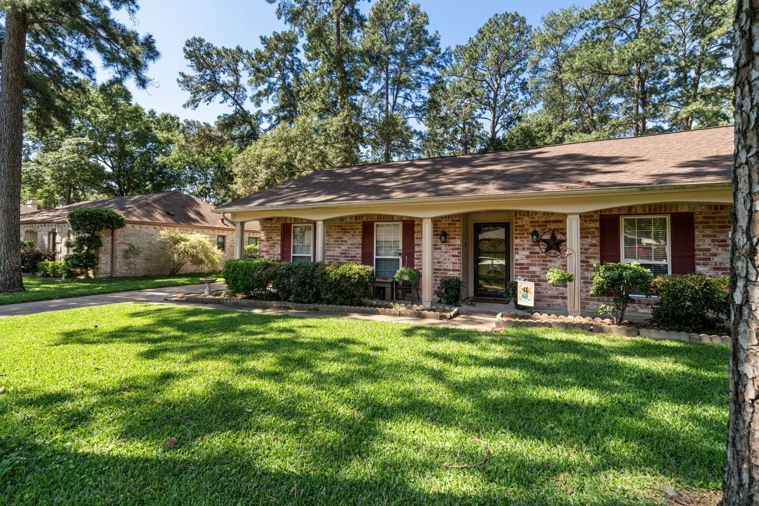 Real estate property located at 25311 Foxbriar, Harris, Lexington Woods Sec 01, Spring, TX, US