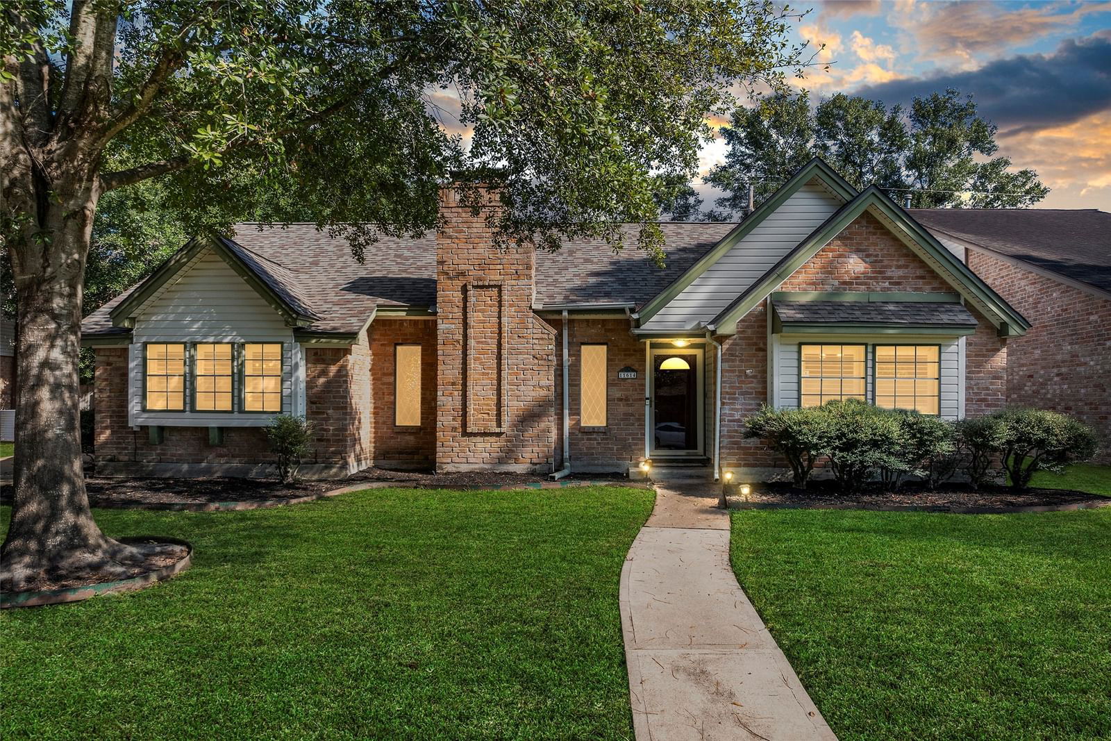 Real estate property located at 11614 Fallwood, Harris, Meisterwood R/P, Houston, TX, US